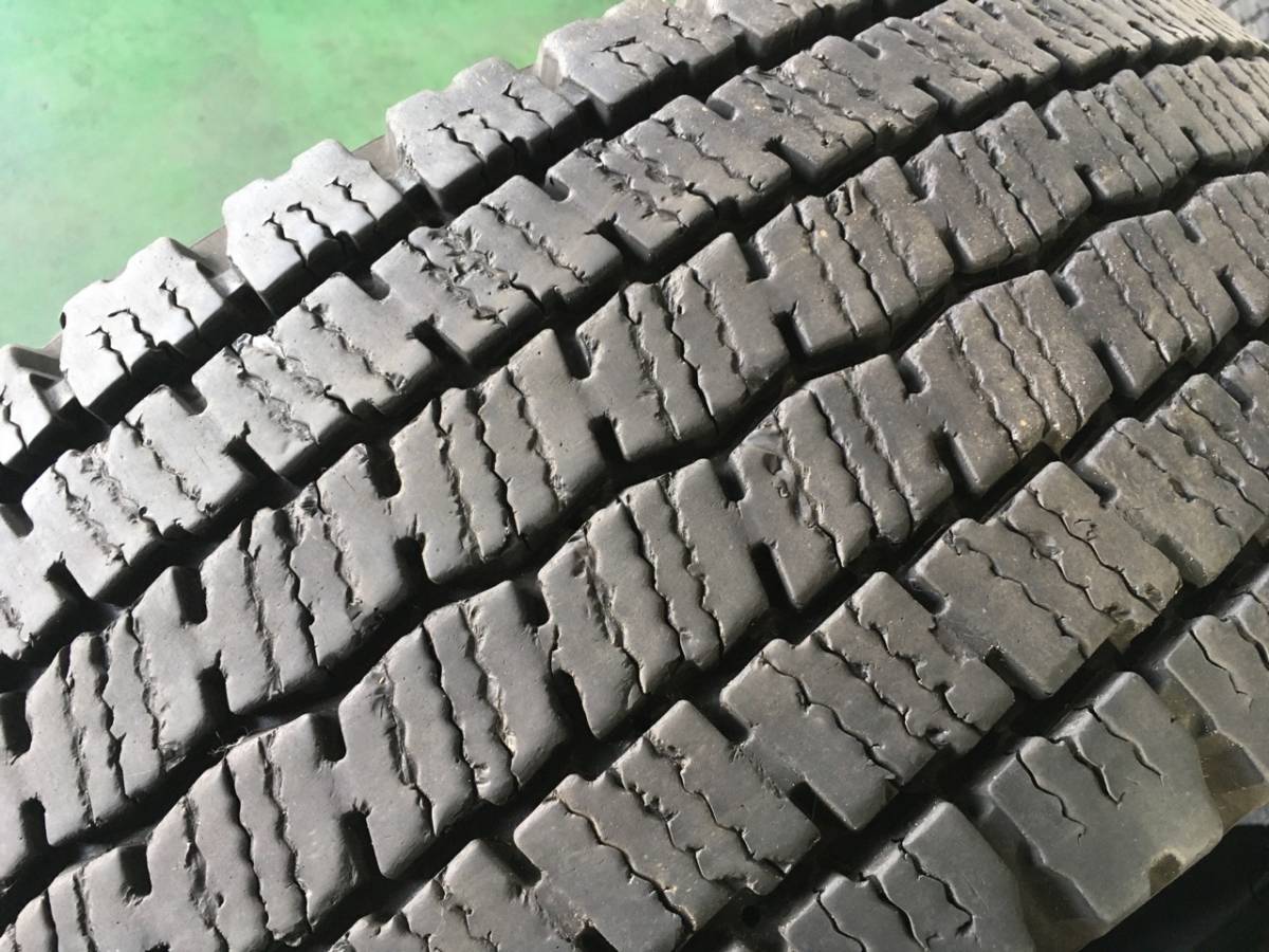 e960-3-1 ☆245/70R19.5 中古2本 ミシュラン ウィンターグリップ+（スタッドレス）2019年製！ k70_画像3