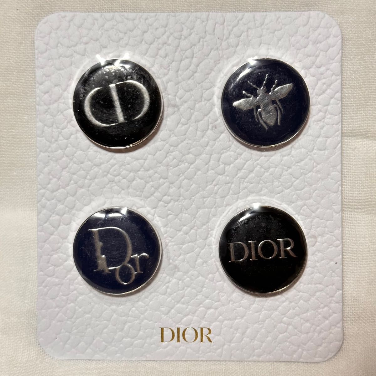 Christian Dior ディオール ノベルティ ピンバッジ 4個セット 新品未使用｜PayPayフリマ