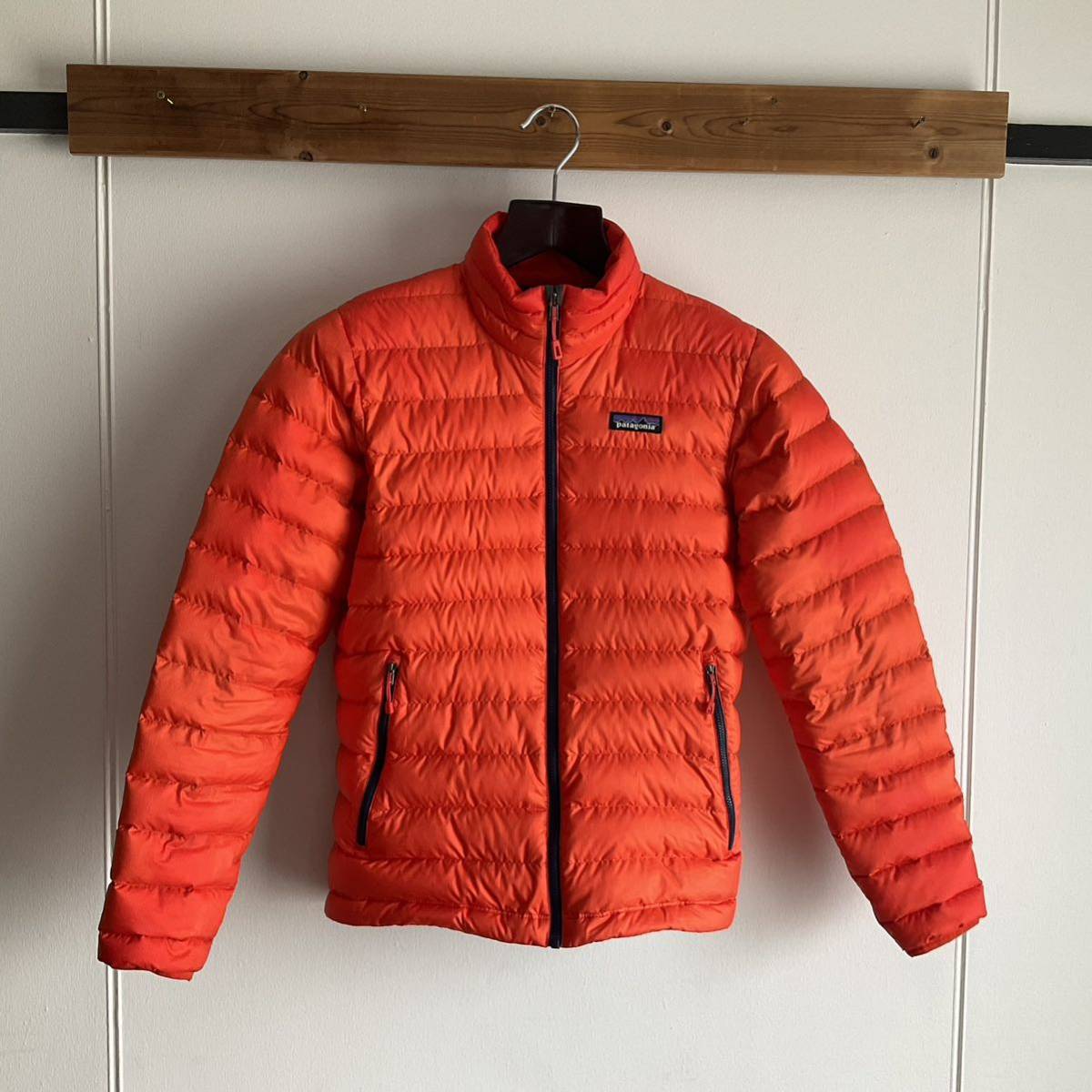 SALE】 patagonia パタゴニア オレンジ XSサイズ ダウンセーター