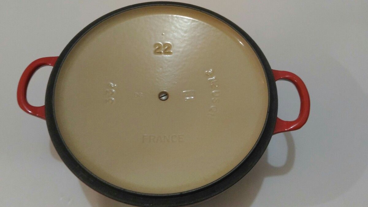 美品 ルクルーゼ  ココットロンド  両手鍋 22cm ( LE CREUSET)( ル・クルーゼ)　