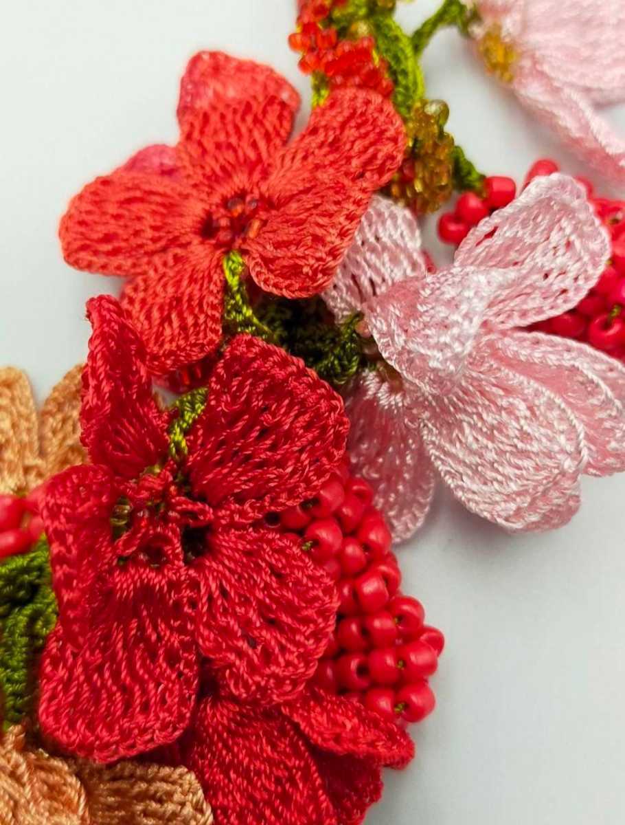 O5 ハンドメイド オヤ刺繍 ネックレス 赤 ピンク フラワー刺繍 トルコ