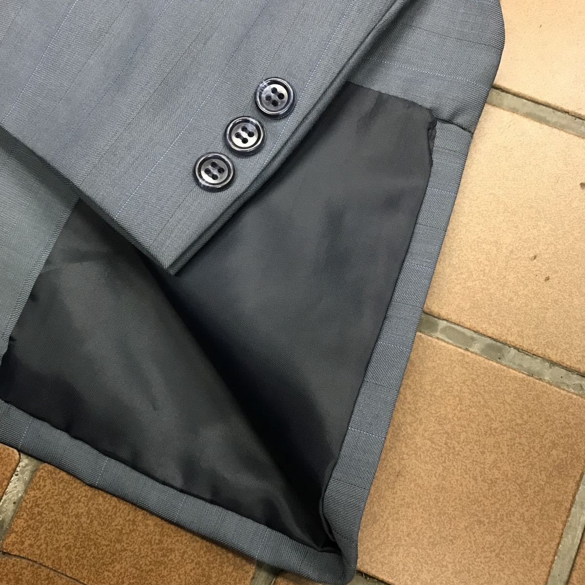 [ with translation ] unused super-discount tag attaching * stripe suit gentleman clothes . wide / large size BE7/ French gray /no- Benz 2 tuck * color .. equipped 