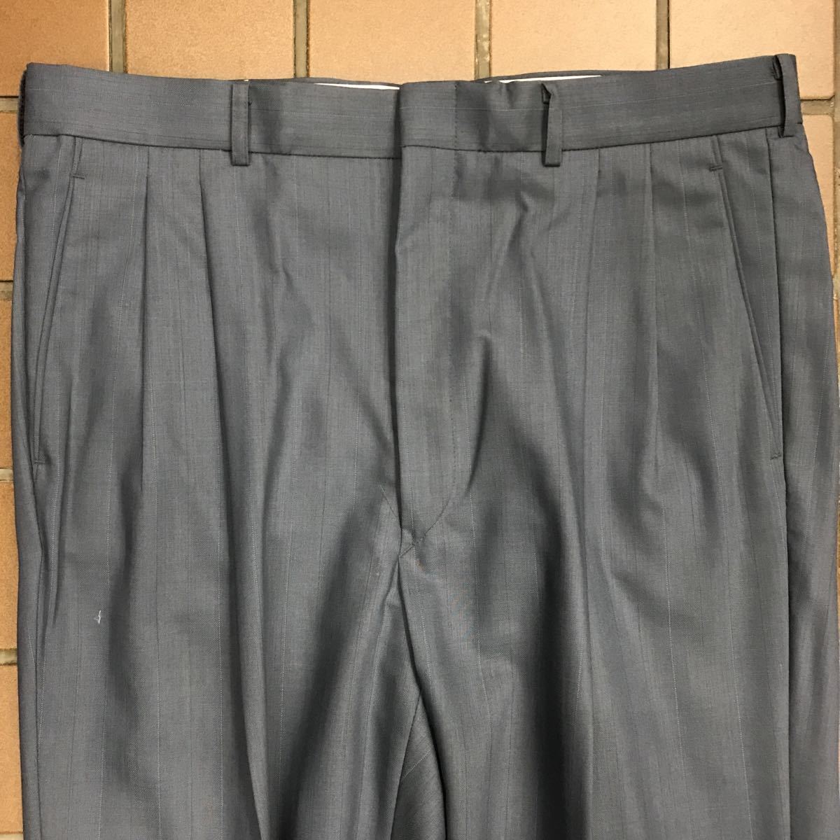 [ with translation ] unused super-discount tag attaching * stripe suit gentleman clothes . wide / large size BE7/ French gray /no- Benz 2 tuck * color .. equipped 