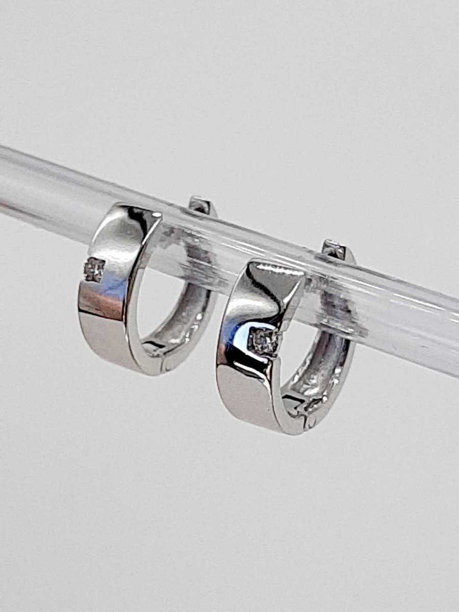 ピアス K18WG ダイヤ0.09ct/0.09ct ステーション 揺れる library
