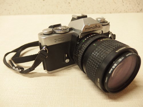 0130093w【minolta XD ミノルタ フィルムカメラ】レンズ（MINOLTA MD ZOOM ROKKOR 35-70mm 1:3.5）シャッターNG/中古品/実用性未確認_画像1