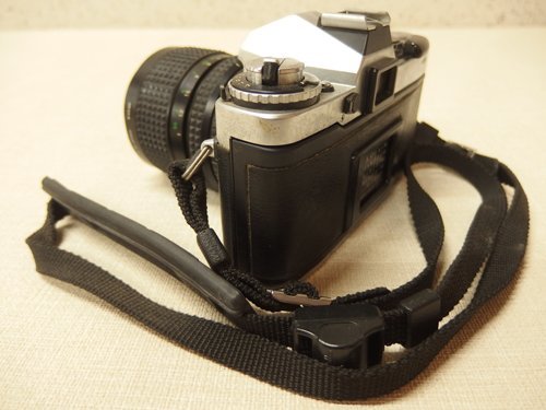 0130093w【minolta XD ミノルタ フィルムカメラ】レンズ（MINOLTA MD ZOOM ROKKOR 35-70mm 1:3.5）シャッターNG/中古品/実用性未確認_画像2