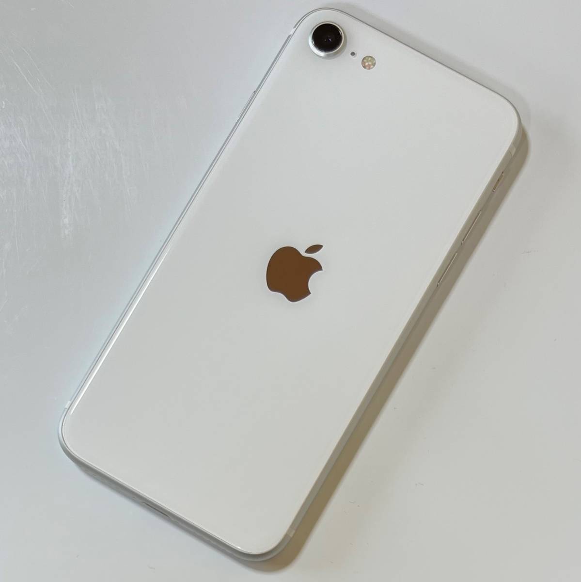 SIMフリーiPhone SE (第2世代) ホワイト64GB MX9T2J/A バッテリー最大