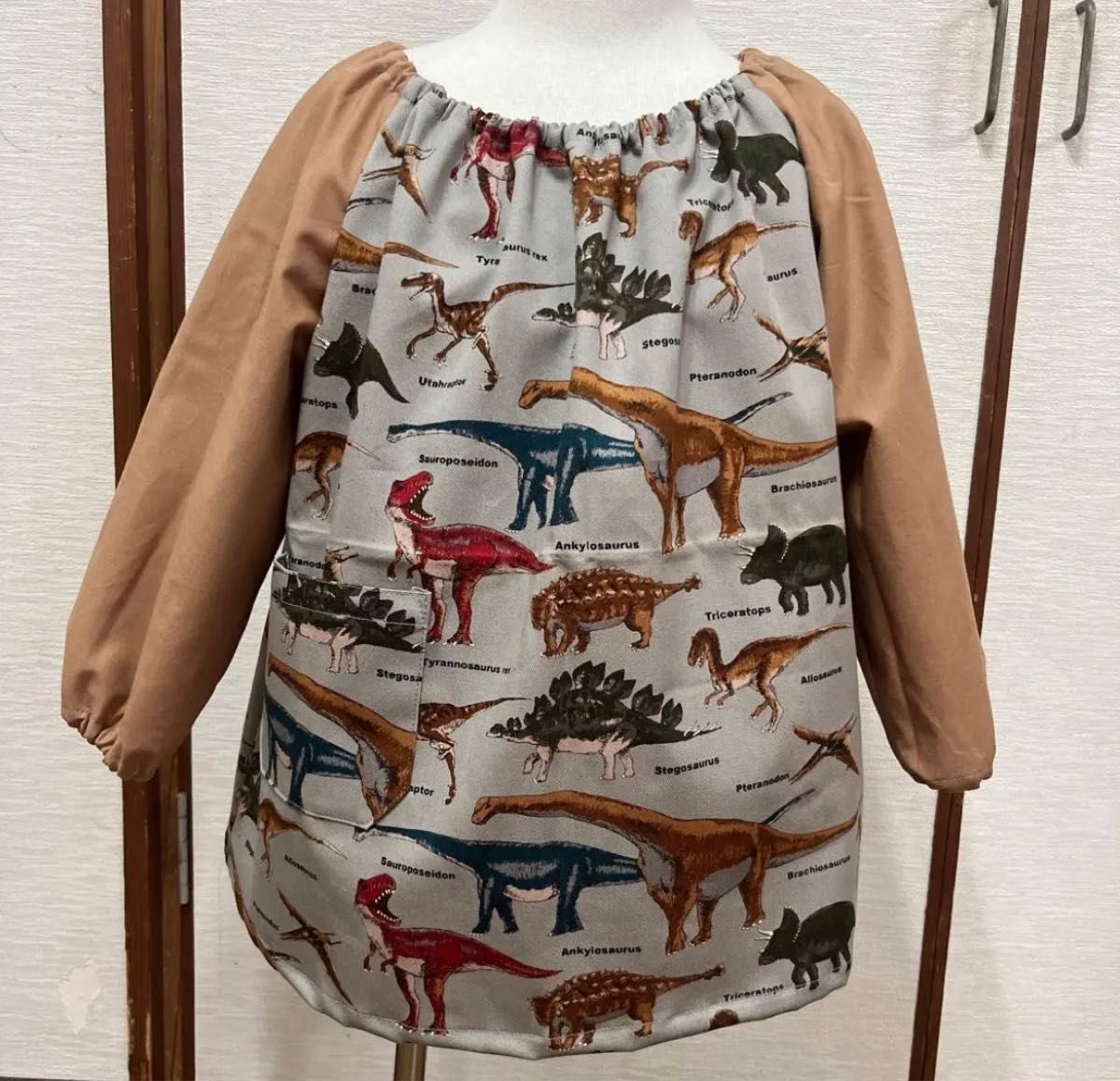 スモック オックス生地 恐竜柄 サイズ 100〜110 ハンドメイド 幼稚園