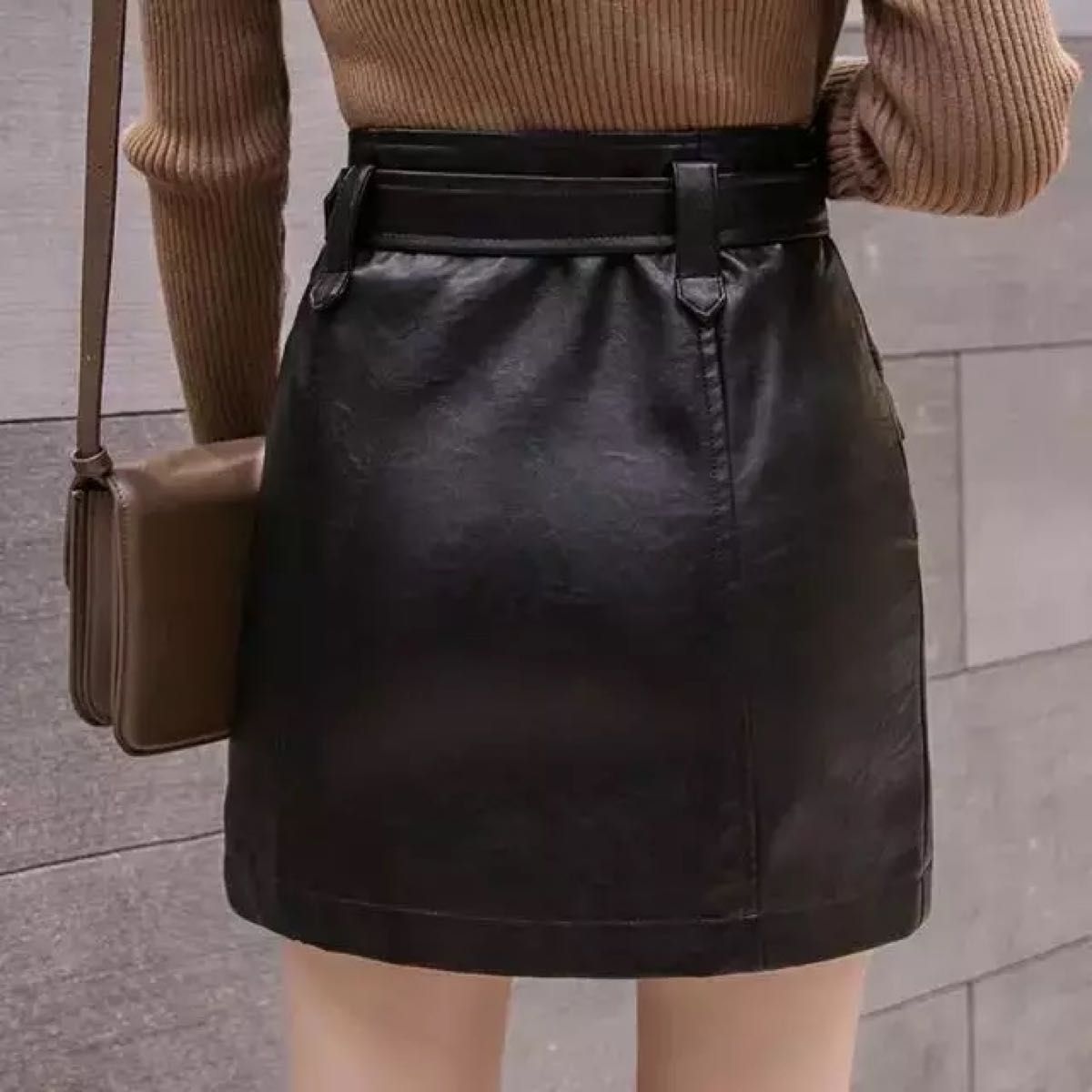 シーイン　ブラック　一番の贈り物　SHEIN　夏　レザーミニスカート　タイトスカート