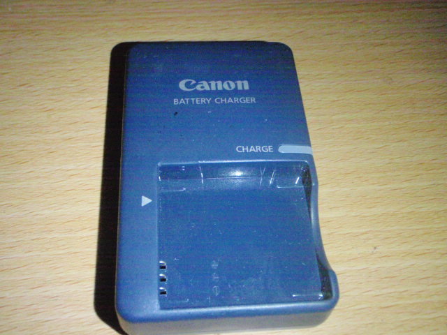 C004-01-④ Canon製充電器　CB-2LVG_画像1