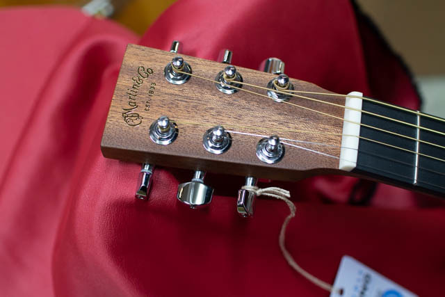 Martin 【左利き用】Backpacker Steel Strings Lefty マイク搭載