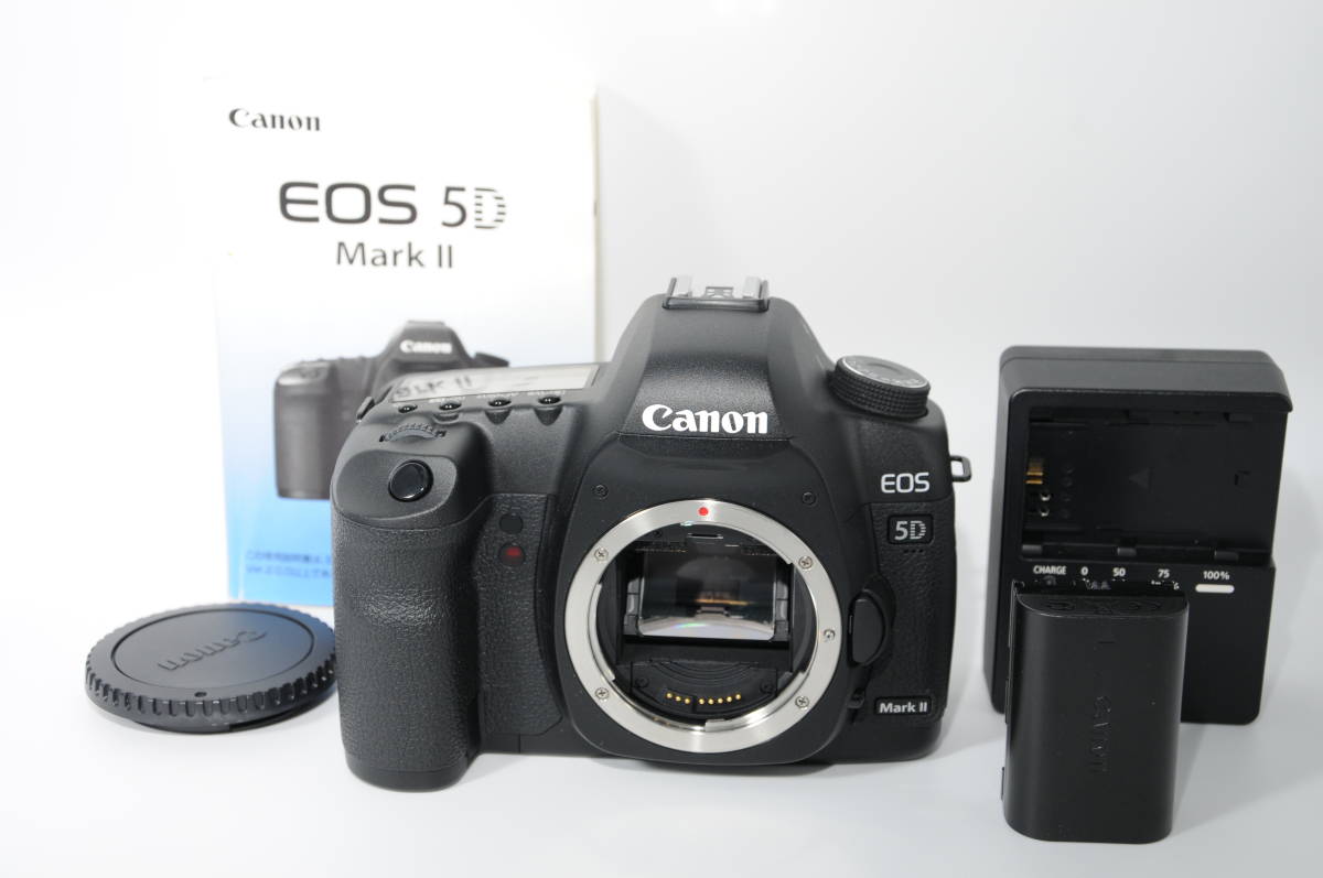 魅力の ☆シャッター数876回の新品級☆ キヤノン EOS 5D MarkII ボディ