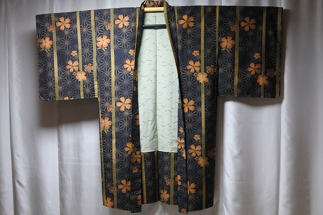 新品 お仕立て上がり 結城紬 長羽織 袷 正絹 麻の葉文様 国内 新品 お仕立て上がり 結城紬 長羽織 袷 正絹 麻の葉文様 国内