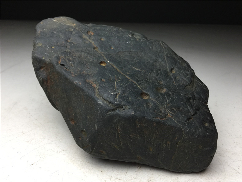 隕石・磁石にくっつく・コンドライト・原石 ロシア 重さ1356ｇの画像5