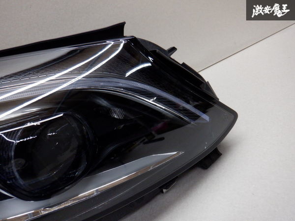 きれい!! メルセデスベンツ純正 W205 マルチビームLED C63 右側