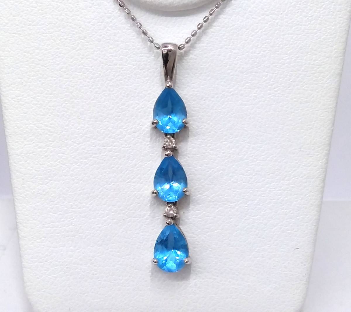 最新の激安 K18WG ダイヤモンド0.04ct 水色石 ペンダントトップ 約3.3×0.5cm 1.7g ダイヤモンド