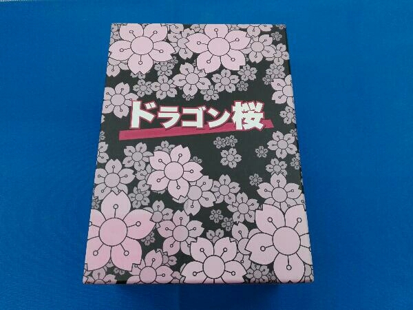 外箱に日焼けあります。ディスク6の読み取る側に少々キズがあります