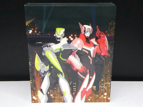 TIGER&BUNNY Blu-ray BOX(特装限定版)(Blu-ray Disc)_画像1