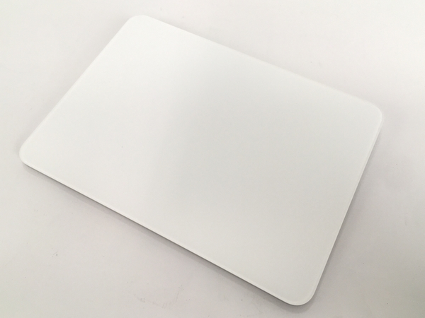 Apple MK2D3ZA/A A1535 Magic Trackpad マジック トラックパッド 中古 美品 Y7162557の画像1