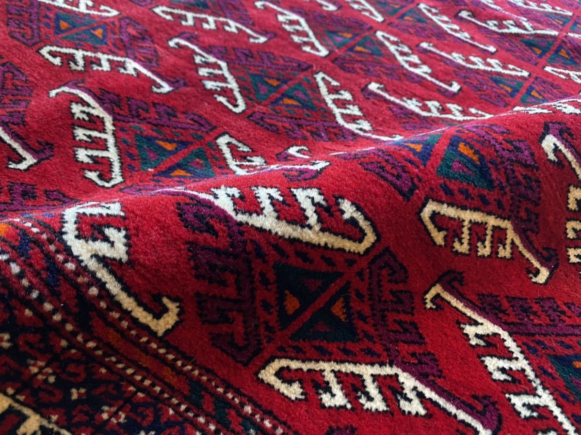 トルコを応援！四季を通じて使えるトゥルクメンヤムットブハラ絨毯！美しいワインレッド和室にも合う見事な絨毯！部族の紋章ケプセ柄が素敵_画像4