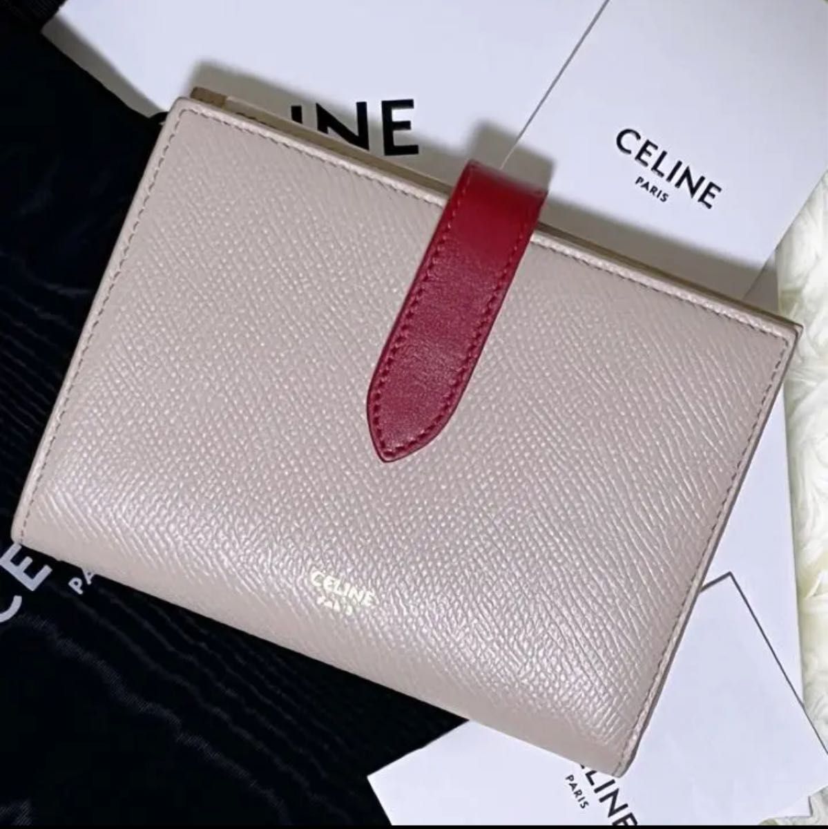 CELINE セリーヌ 財布 ペブル ミディアムサイズ - 折り財布