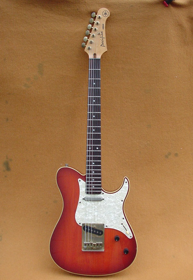 YAMAHA　PACIFICA　302S　エレキギター