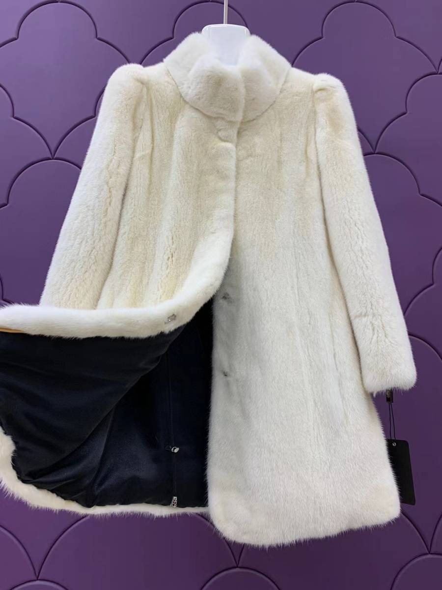人気カラーの 新品☆贅沢にミンクファーコート☆サンプル品1点物処分 ...