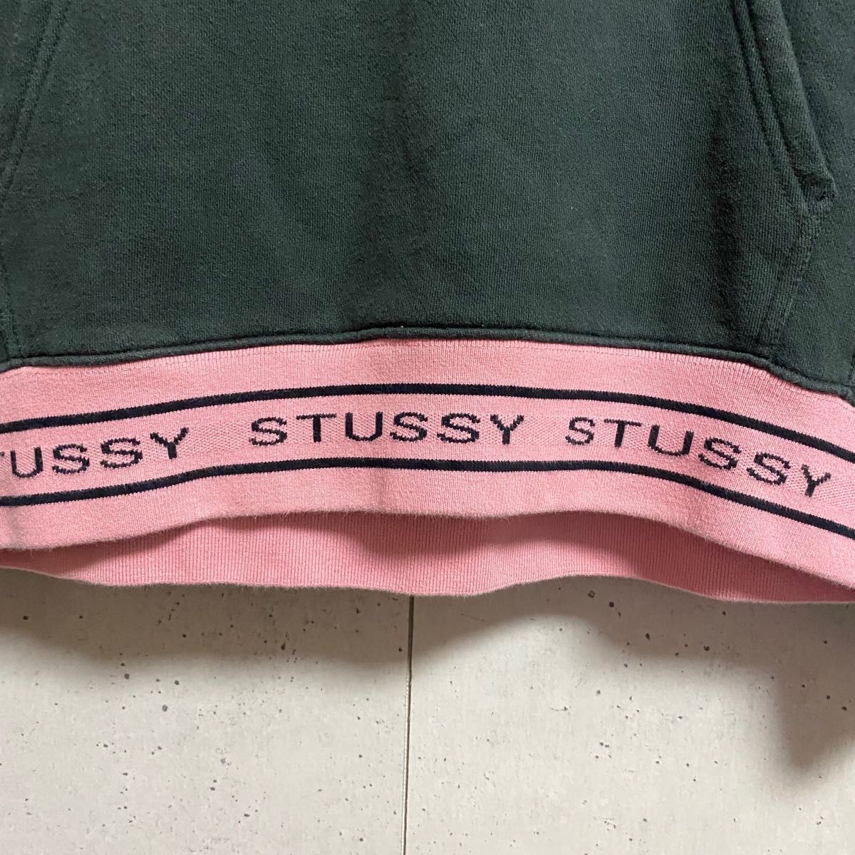 STUSSY/ステューシー　レアデザイン　プルオーバーパーカー　裏起毛　ユニセックス　M相当　メンズS ストリート　古着