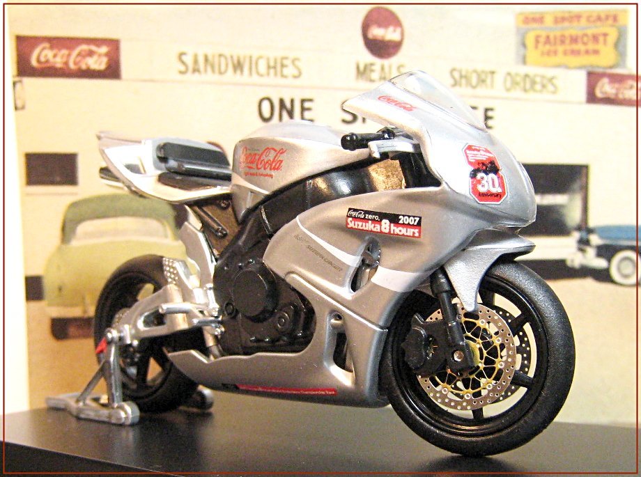 1/24 Circle K thanks limitation Coca * Cola Zero 0 Suzuka 8 hours concept bike CBR1000RR silver silver body . with translation stand attaching base only 
