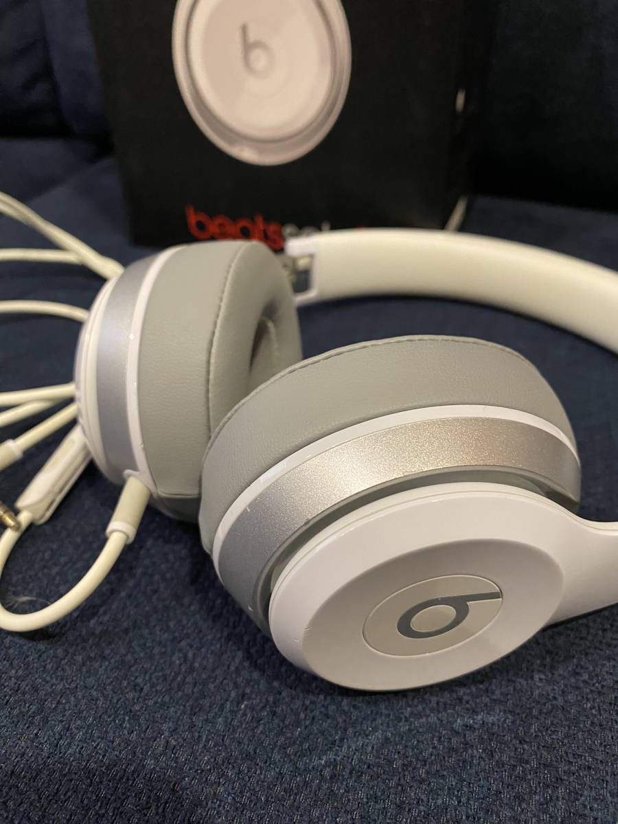 Beats by Dr. Dre Beats Solo 2 White ビーツ ソロ 白 有線ヘッドホン 本体 リモコン付き ヘッドフォン イヤーパッド交換済み