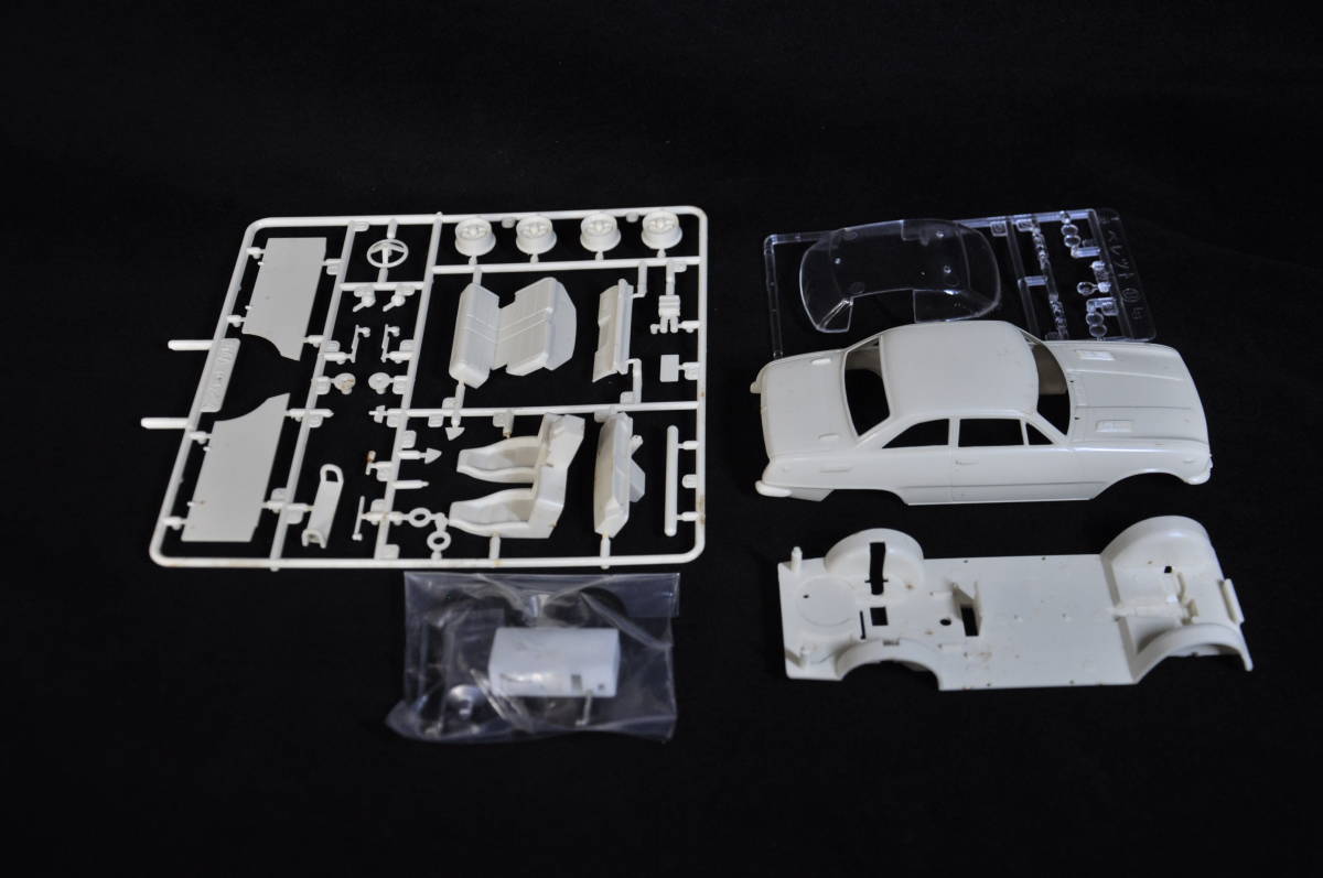 昭和ビンテージ 1/32 イスズ ベレット1600GTR 模型 箱：幅22.5cm 奥行き15.5cm 高さ5cm ゼンマイ動力装置付きの組み立て模型です。 TAK501_画像4