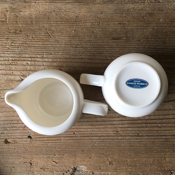 白磁 ピッチャー 2個 デットストック 1970年代貿易用 検: 陶器 片口 洋食器 ソース ドレッシング ミルク アンティーク ビンテージ レトロの画像9