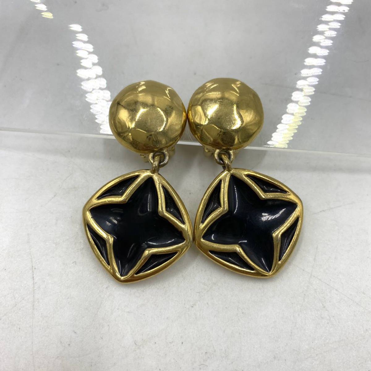 GIVENCHY ジバンシー イヤリング ゴールド ブラック アクセサリー
