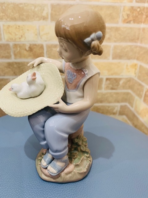 【美品】 リヤドロ（Lladro リアドロ 陶器人形 置物） 少女 アヒルとおしゃべり_画像2