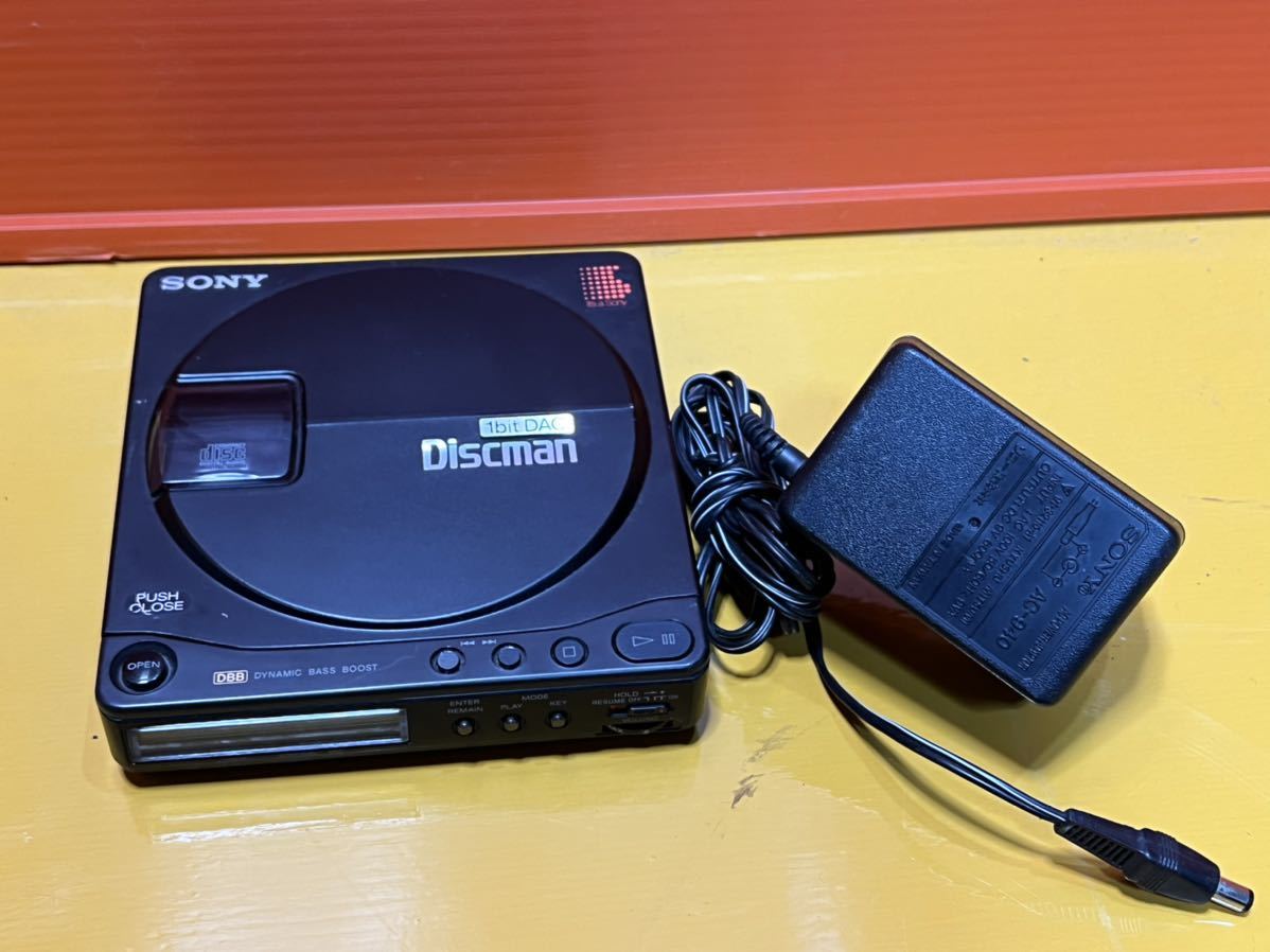 SONYソニー ポータブル CDプレーヤー ホワイト Discman D-40 本体のみ