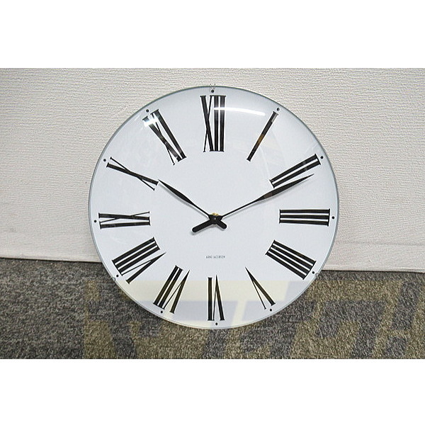 最高の品質の ウォールクロック Roman ARNE JACOBSENWALL CLOCK