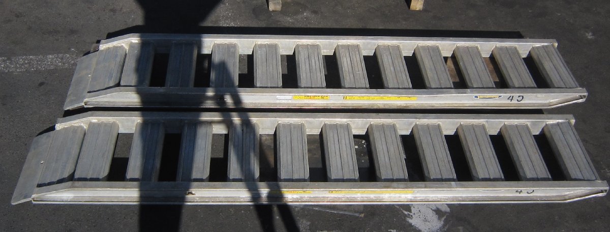  day light aluminium bridge PXF40-300-45Y 2 pcs set 4t/ collection 3m Velo type valid width 450mm road board construction machinery going up and down for road board shop front delivery only ( Tokyo Metropolitan area Machida city )