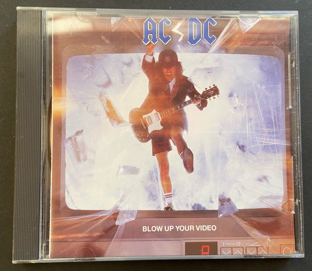 【国内盤:旧規格32XD-943】AC/DC／Blow Up Your Video,ブロウ・アップ・ユア・ヴィデオ（帯なし）_画像1