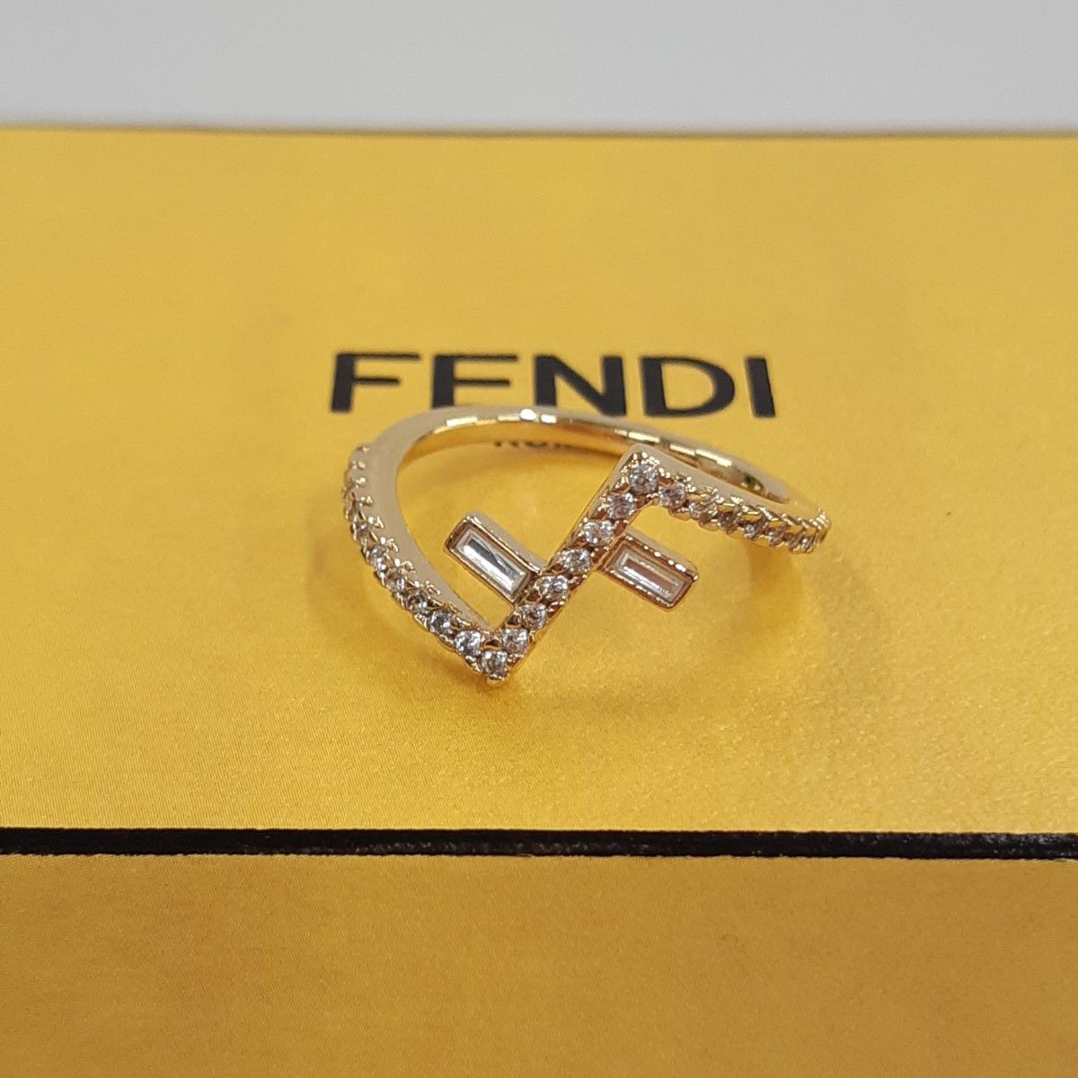 最終価格！！】【FENDI】FFリングS-