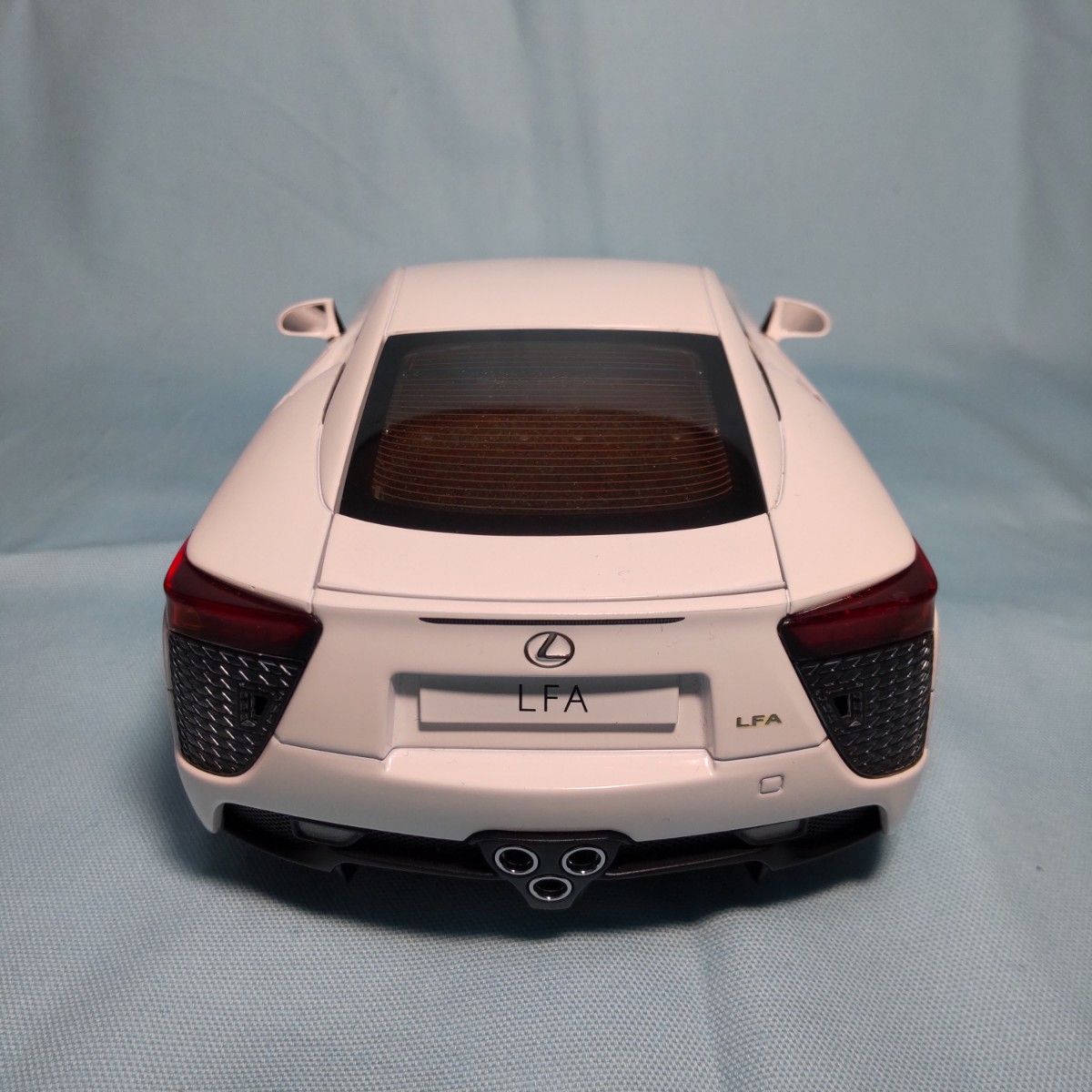 レクサス LFA オートアート 1/18