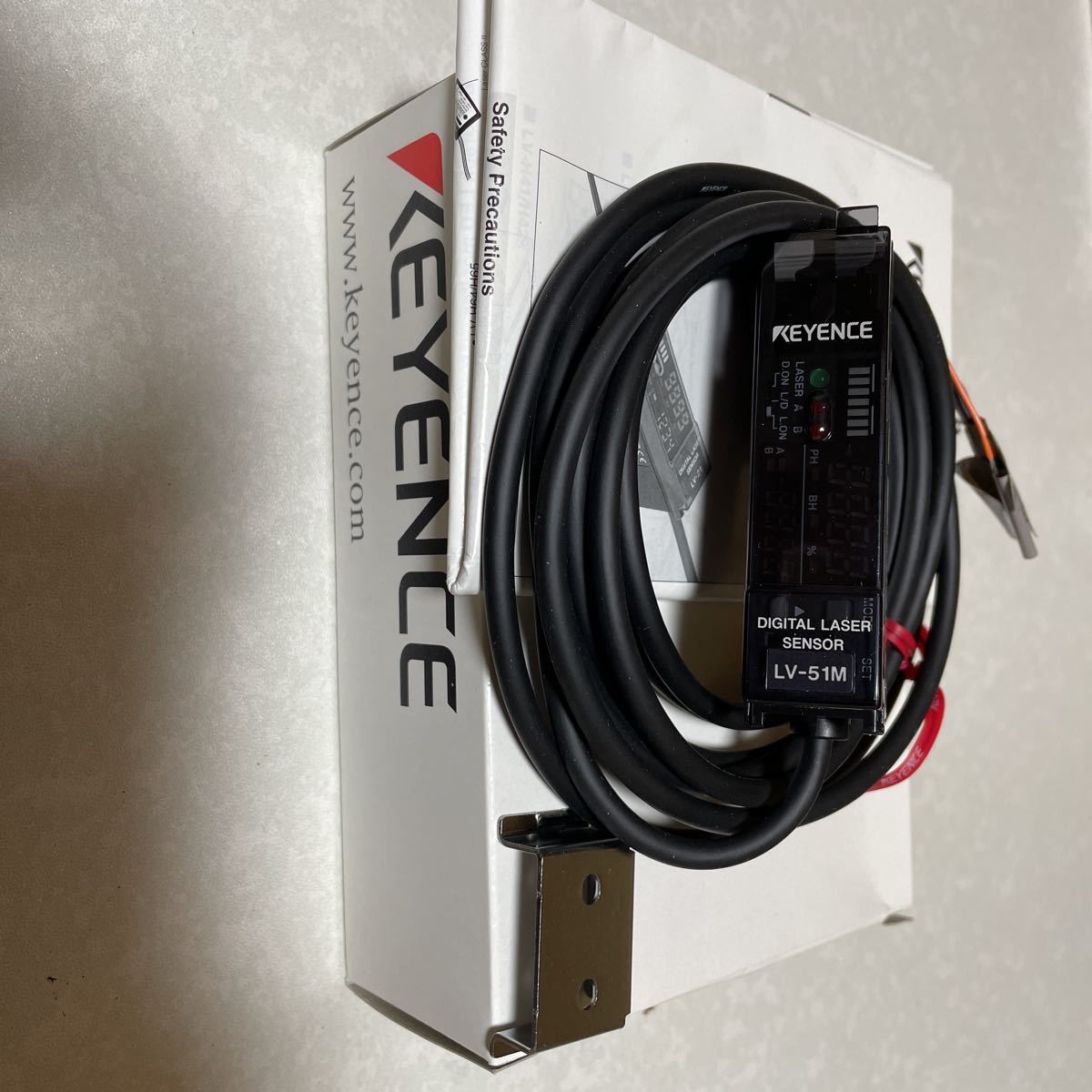 新品 KEYENCE キーエンス LV-H100 デジタルレーザセンサ-