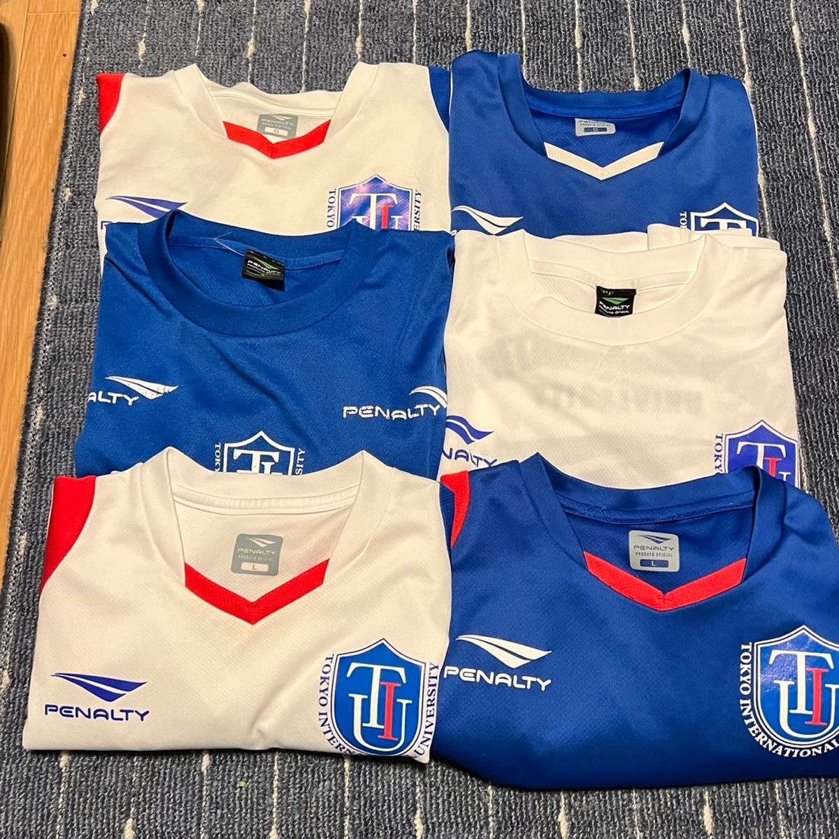 堅実な究極のサッカー/フットサル9着セット早い者勝ち東京国際大学サッカー部大学サッカー