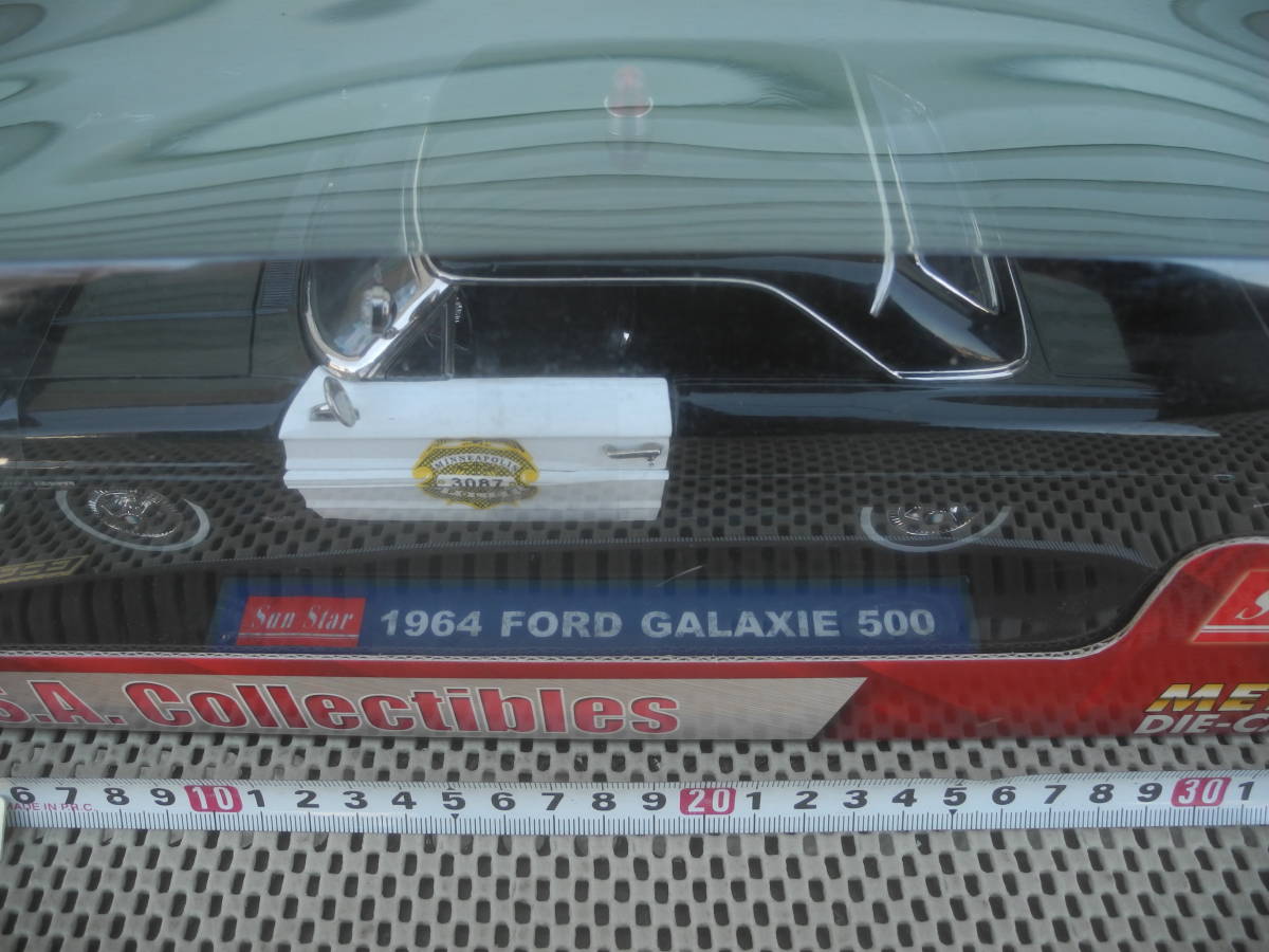 ◎1/18★サンスター 1964FORD GALAXIE 500 MINNEAPOLIS CAR Black/White USA Collectibles #1447_画像2