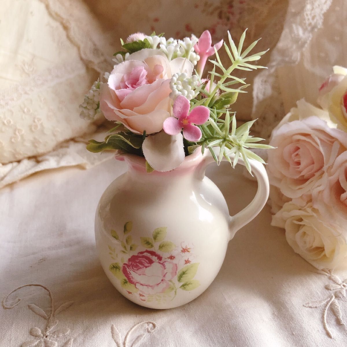 イマン フローラ フラワーベース造花付き - 花瓶