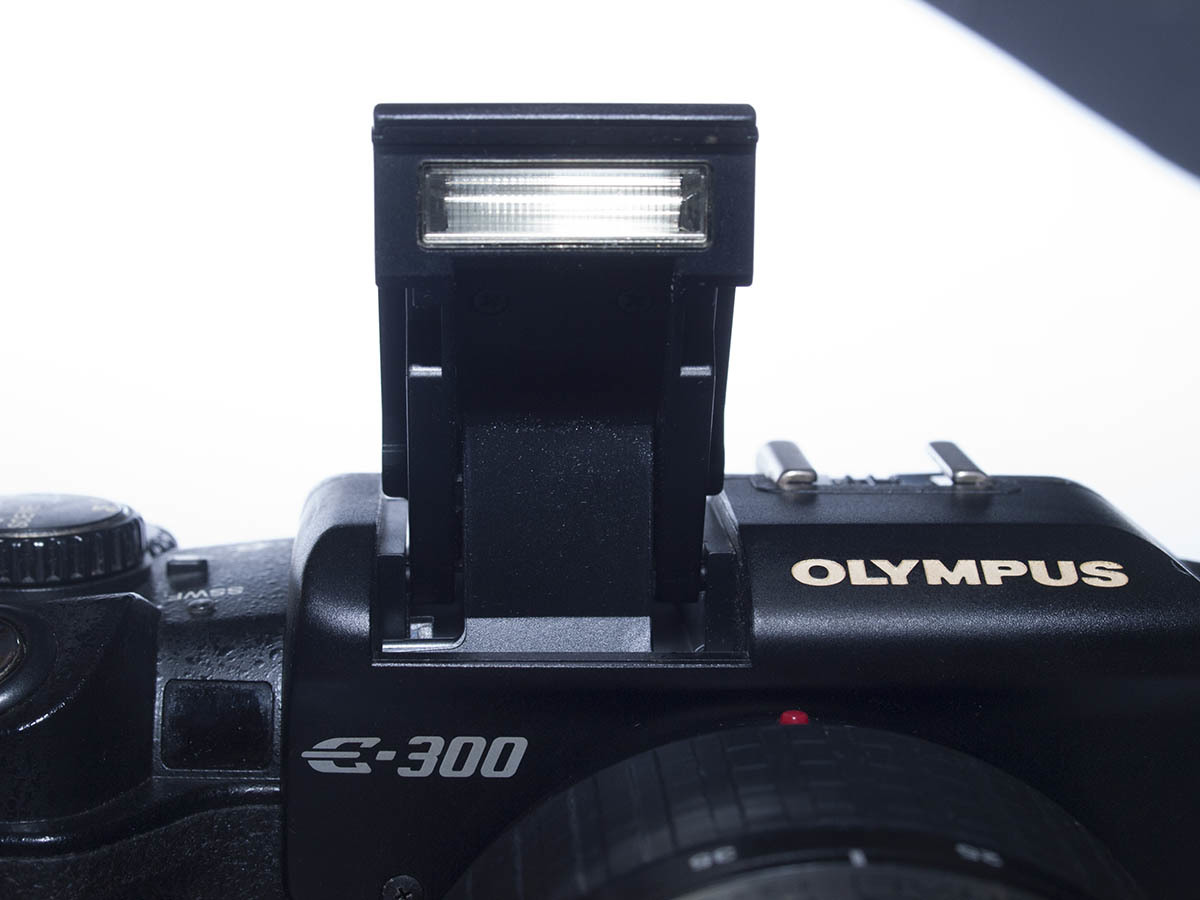 OLYMPUS E-300 レンズキット 美品 撮影動作確認済み ショット4500枚 本州送料