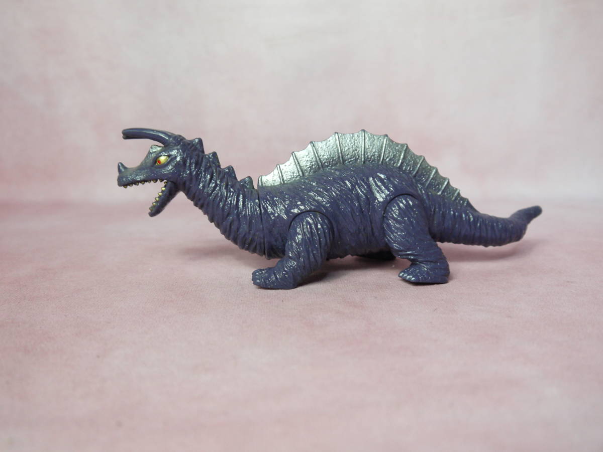 怪獣キングザウルス3世 フィギュア 全長約42センチ marz.jp