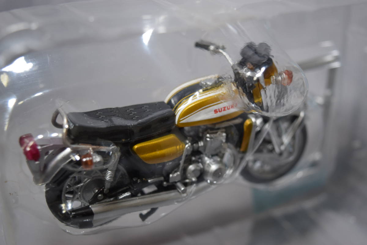 ■稀少1/24　エフトイズ ビッグバイクコレクション スズキSUZUKI GT750黄【検】昭和レトロ旧車 ヴィンテージ単車2スト3気筒_画像3