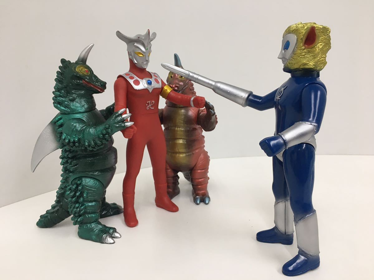 やまなや ブルマァク復刻 ミニソフビ ブラックギラス レッドギラス