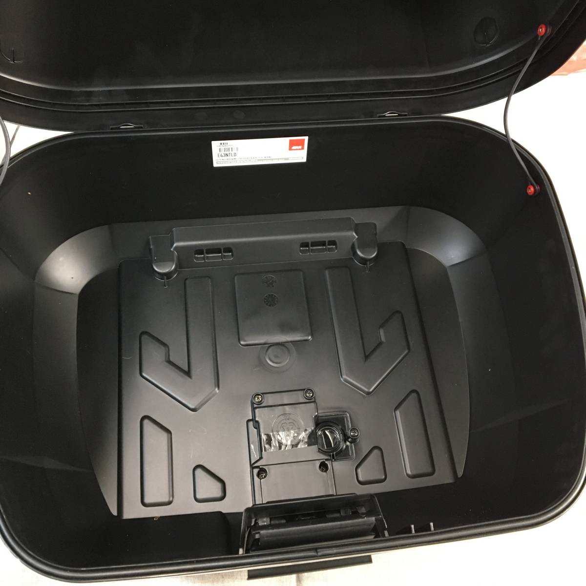 サントスピンク GIVI (ジビ) バイク用 リアボックス 43L 未塗装