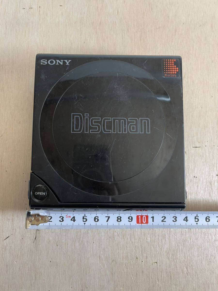 ポータブルCDプレーヤー SONY ソニー Discman ディスクマン D-30 コンパクトディスクプレーヤー ジャンク品 長期保管品の画像1